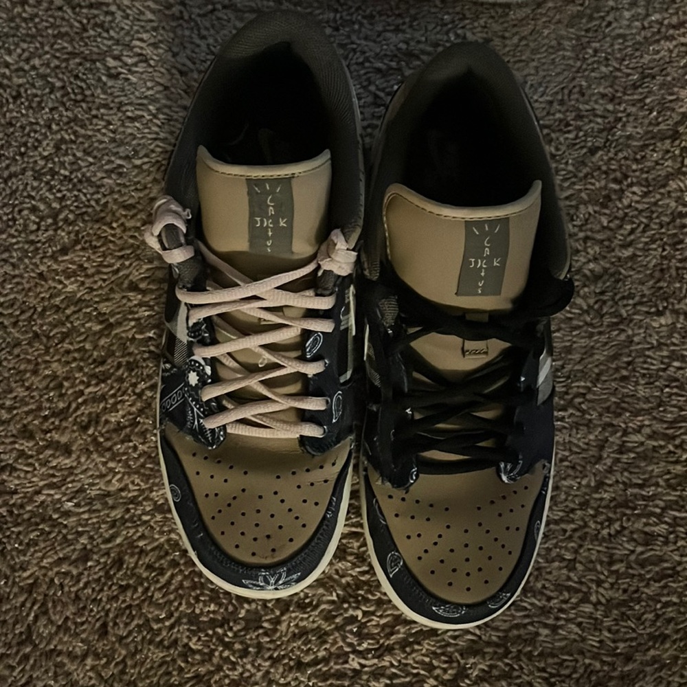 Worn 1 time.Comes with teal sb box.Pink and black laces only,rope laces not with